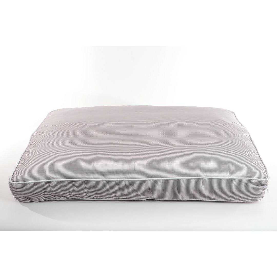 Rae Dunn Rest Orthopedic Pet Bed - Image 4