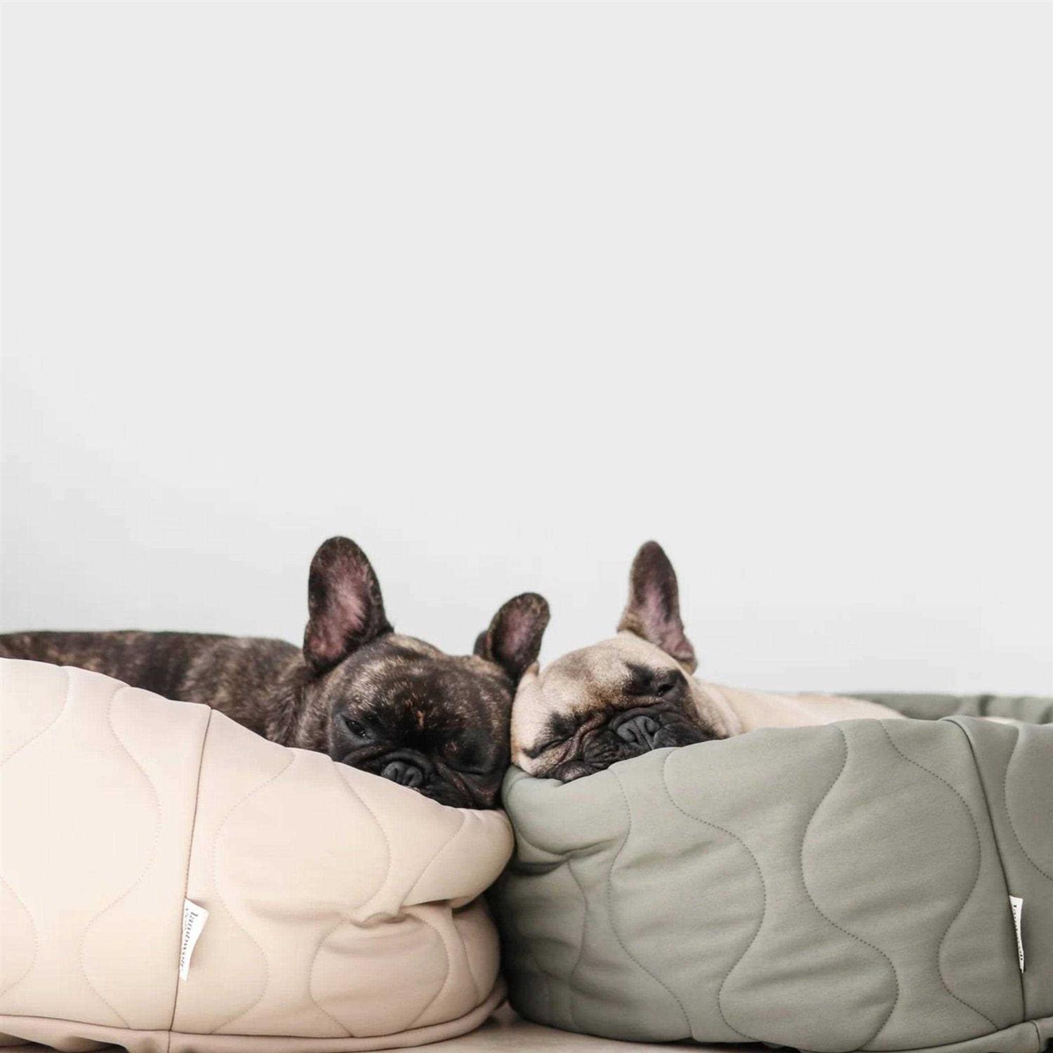 Lambwolf Collective Reversible Donut Pet Bed - Image 3