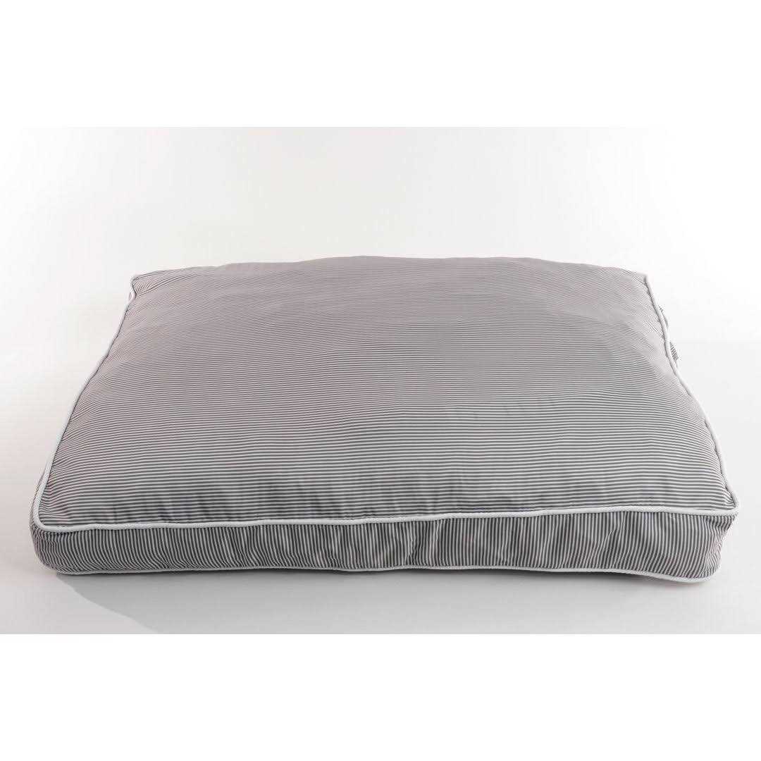 Rae Dunn Orthopedic Pet Bed - Image 3